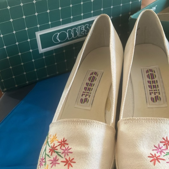 Women's Embroidered Cobbie Cream Espadrilles 8m - Picture 2 of 9